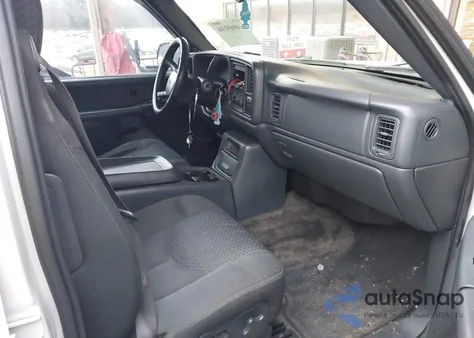 2002 Chevrolet Avalanche 1500 из США, поврежденный, VIN 3GNEC13T82G112706